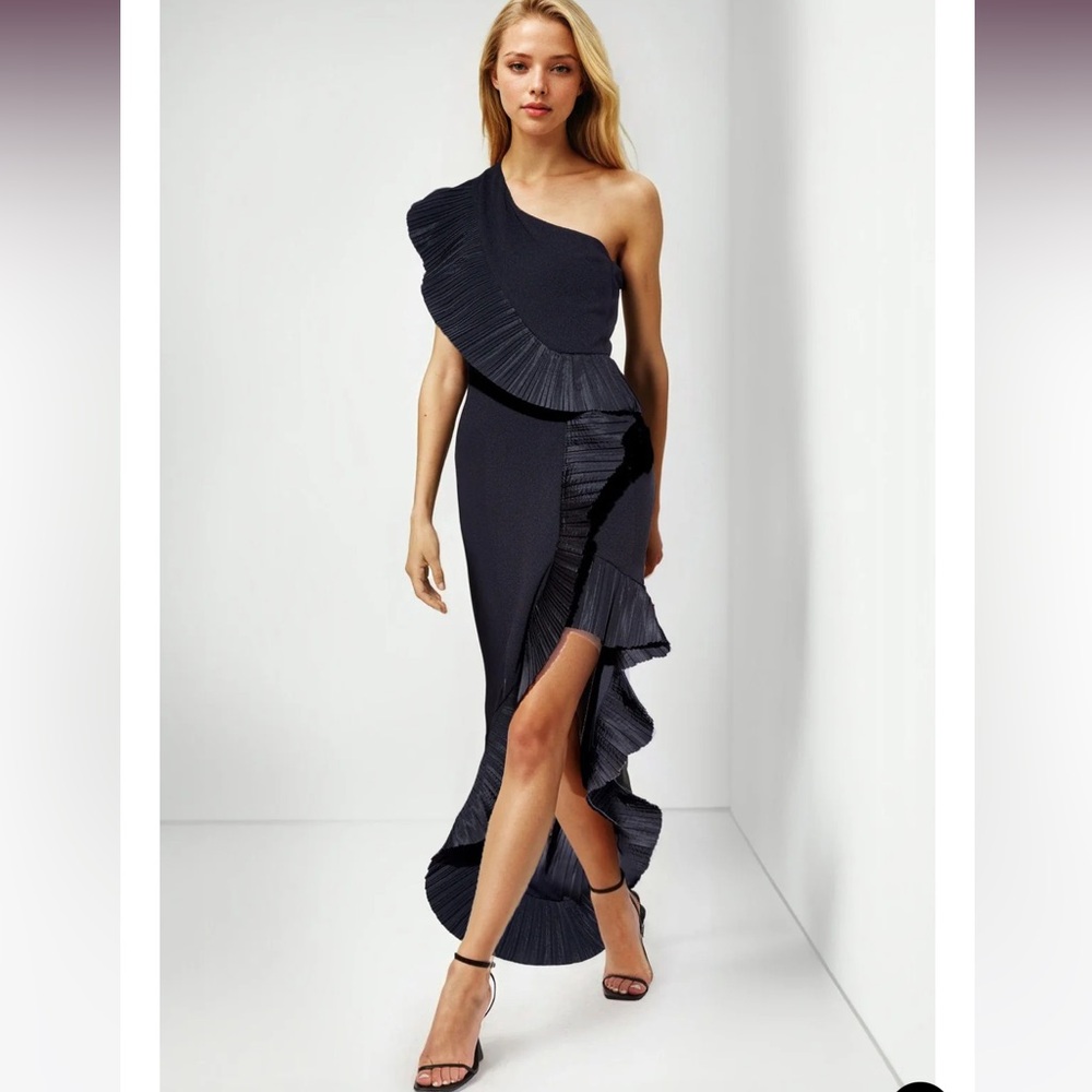 One33 Social Black Mercer Gown